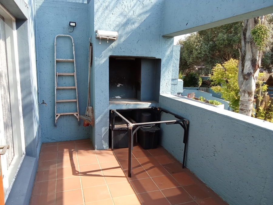 2 Bedroom Property for Sale in Weltevreden Park Gauteng