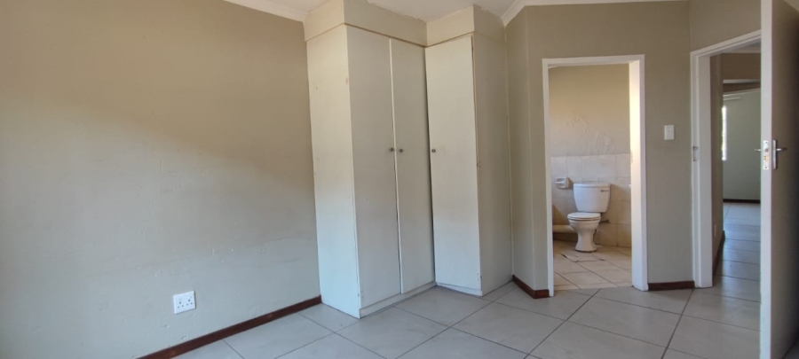 To Let 2 Bedroom Property for Rent in Heuweloord Gauteng