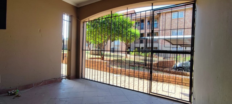 To Let 2 Bedroom Property for Rent in Heuweloord Gauteng