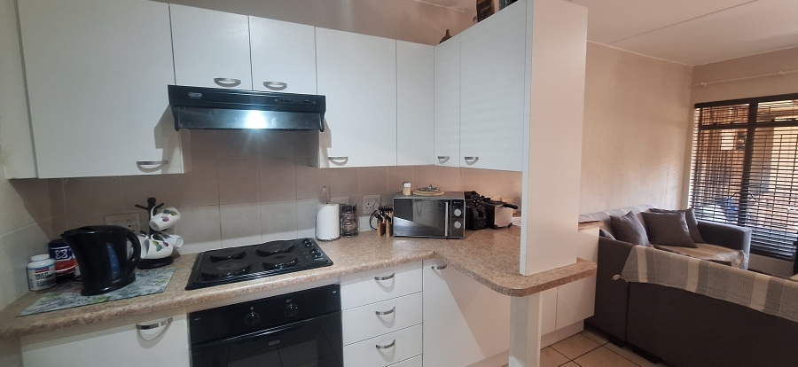 2 Bedroom Property for Sale in Breaunanda Gauteng