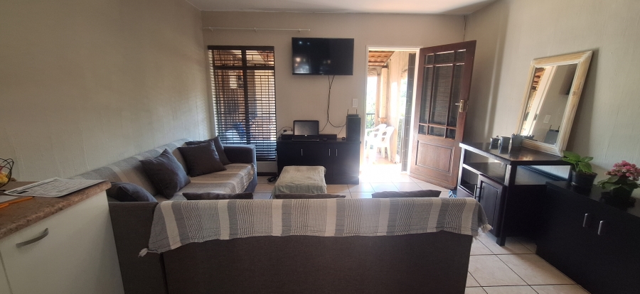 2 Bedroom Property for Sale in Breaunanda Gauteng