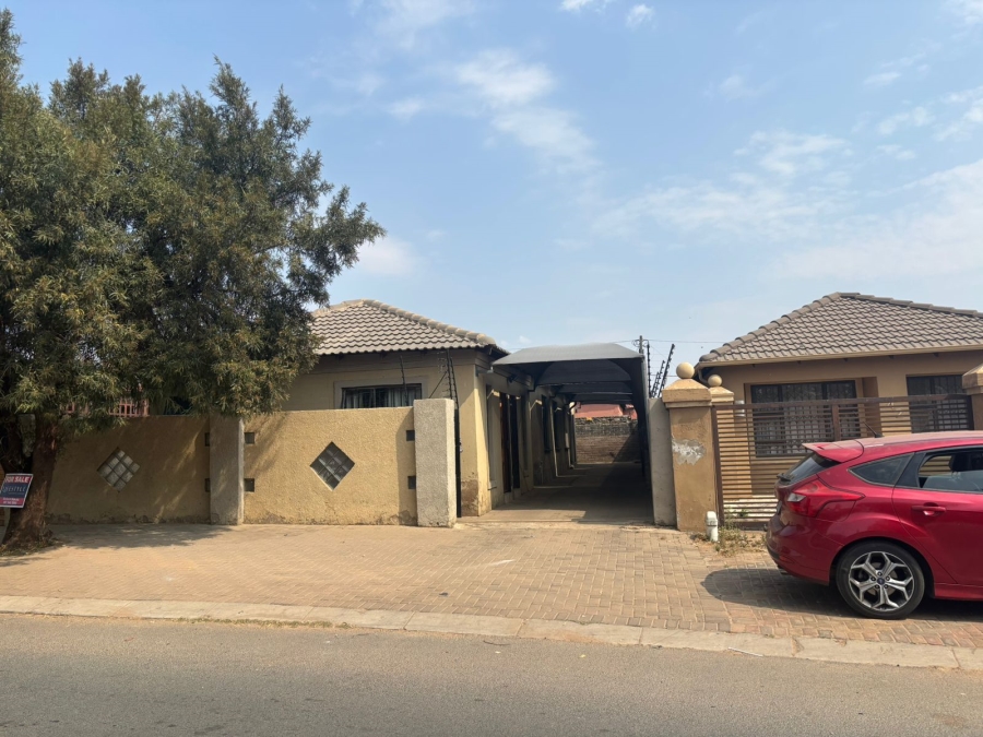 6 Bedroom Property for Sale in Riverlea Gauteng