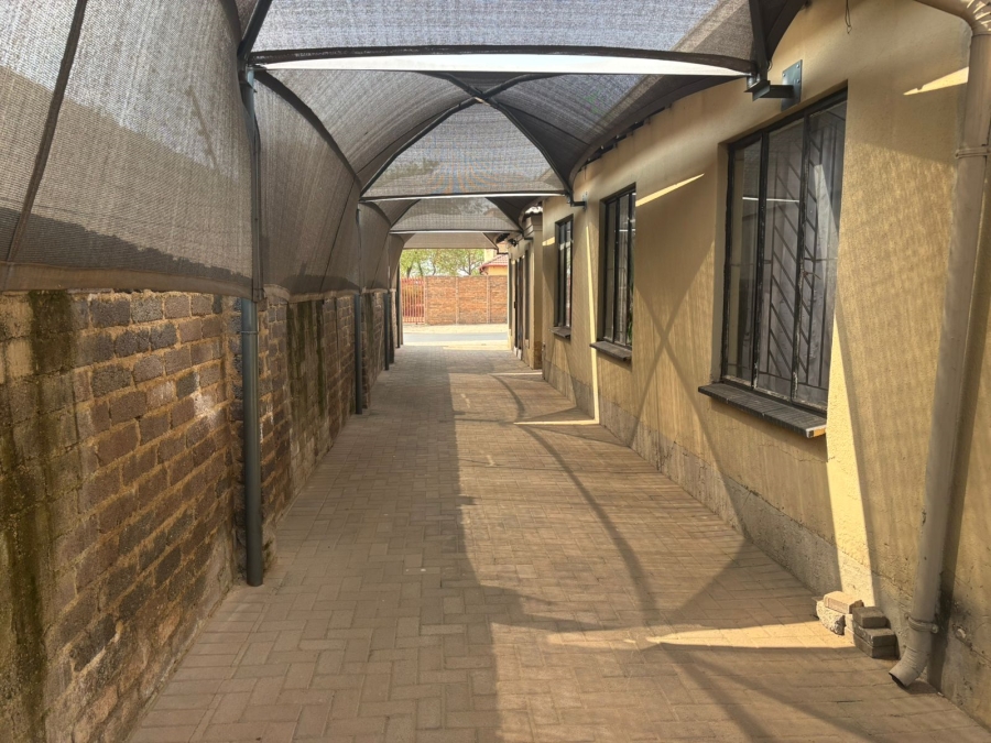 6 Bedroom Property for Sale in Riverlea Gauteng