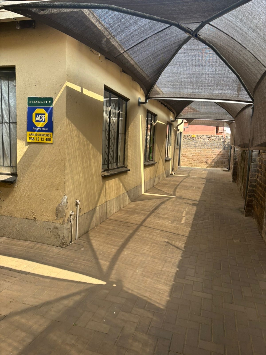 6 Bedroom Property for Sale in Riverlea Gauteng