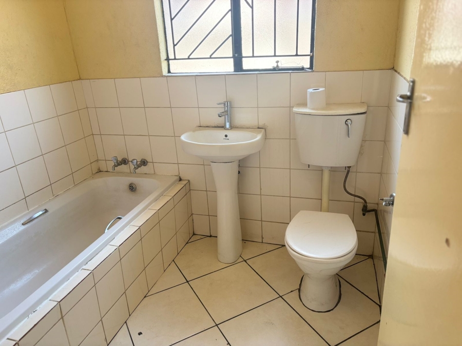 6 Bedroom Property for Sale in Riverlea Gauteng