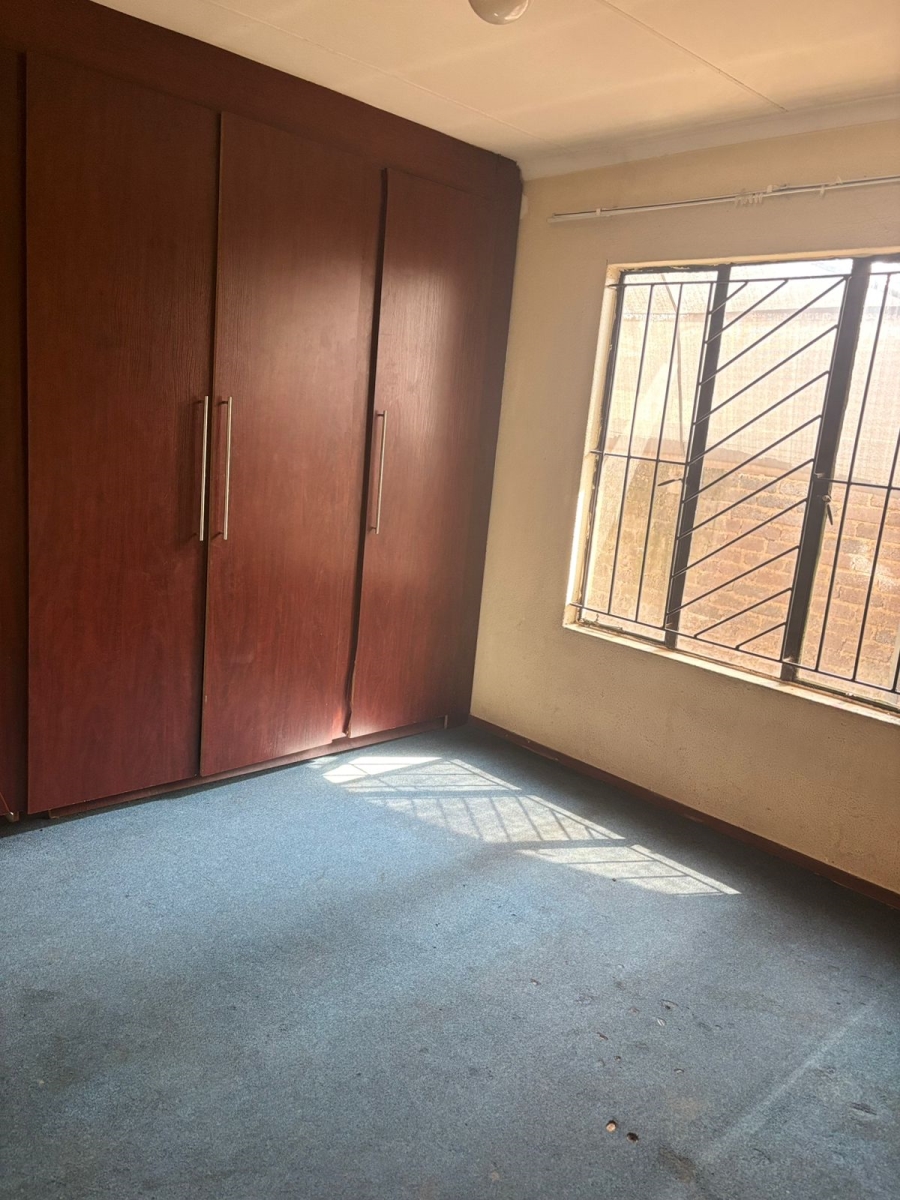6 Bedroom Property for Sale in Riverlea Gauteng