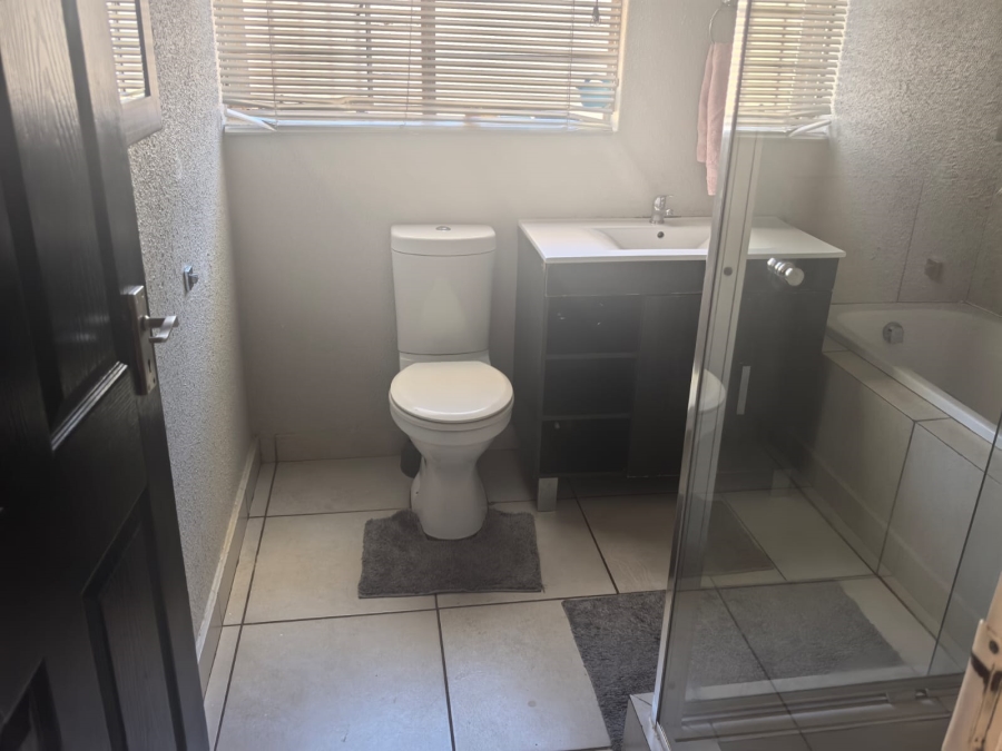 2 Bedroom Property for Sale in Amorosa Gauteng