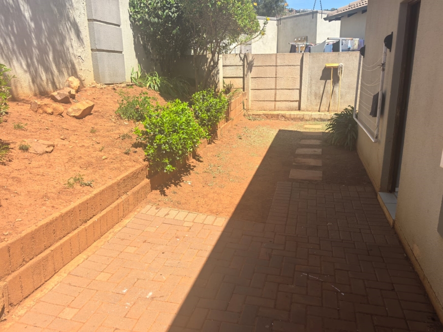 2 Bedroom Property for Sale in Amorosa Gauteng