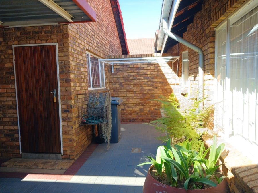 3 Bedroom Property for Sale in Homelake Gauteng
