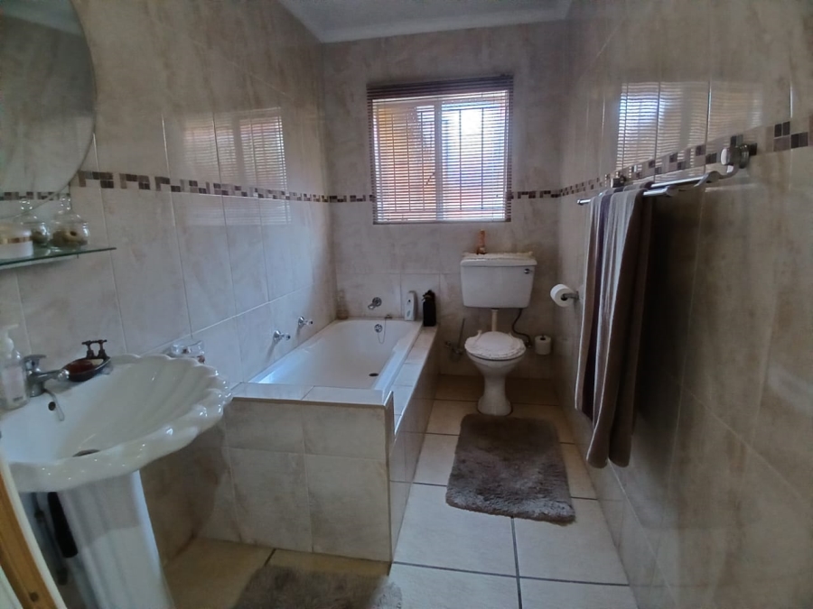 3 Bedroom Property for Sale in Homelake Gauteng