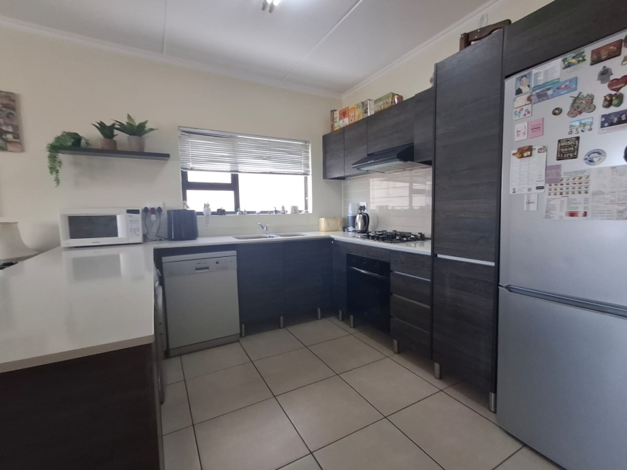 2 Bedroom Property for Sale in Greenstone Hill Gauteng