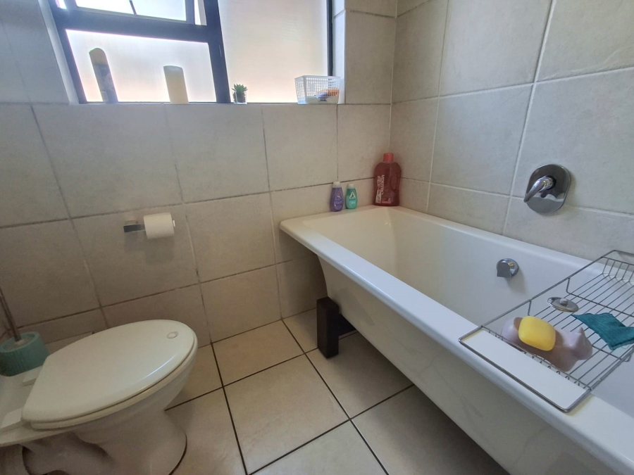 3 Bedroom Property for Sale in Greenstone Park Estate Gauteng