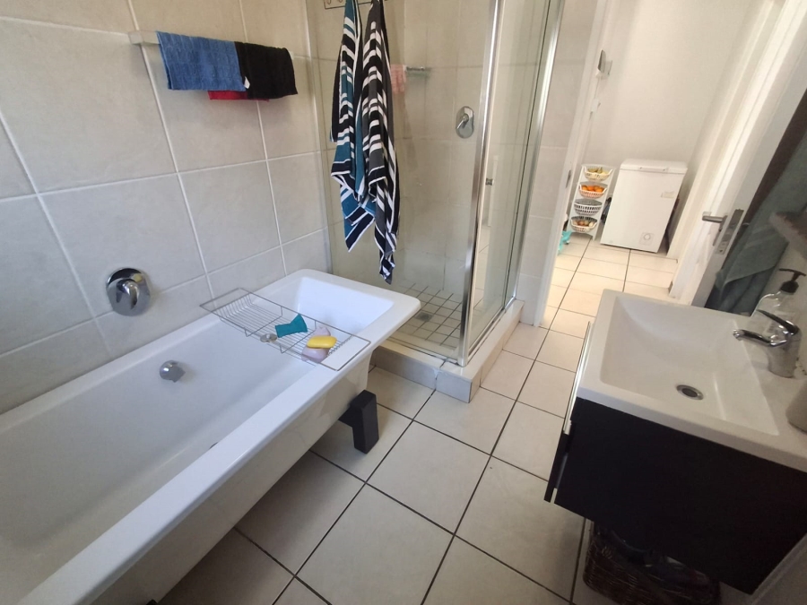 3 Bedroom Property for Sale in Greenstone Park Estate Gauteng
