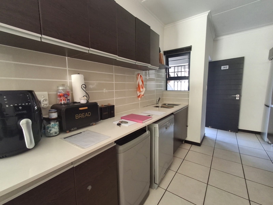 3 Bedroom Property for Sale in Greenstone Park Estate Gauteng