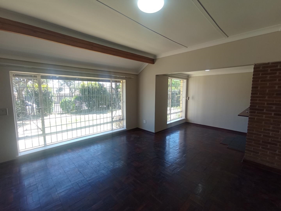 5 Bedroom Property for Sale in Ridgeway Gauteng