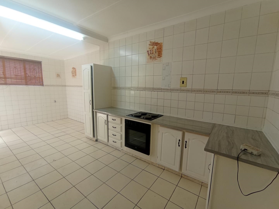 5 Bedroom Property for Sale in Ridgeway Gauteng