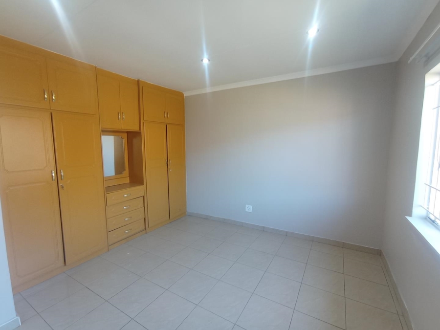 5 Bedroom Property for Sale in Ridgeway Gauteng