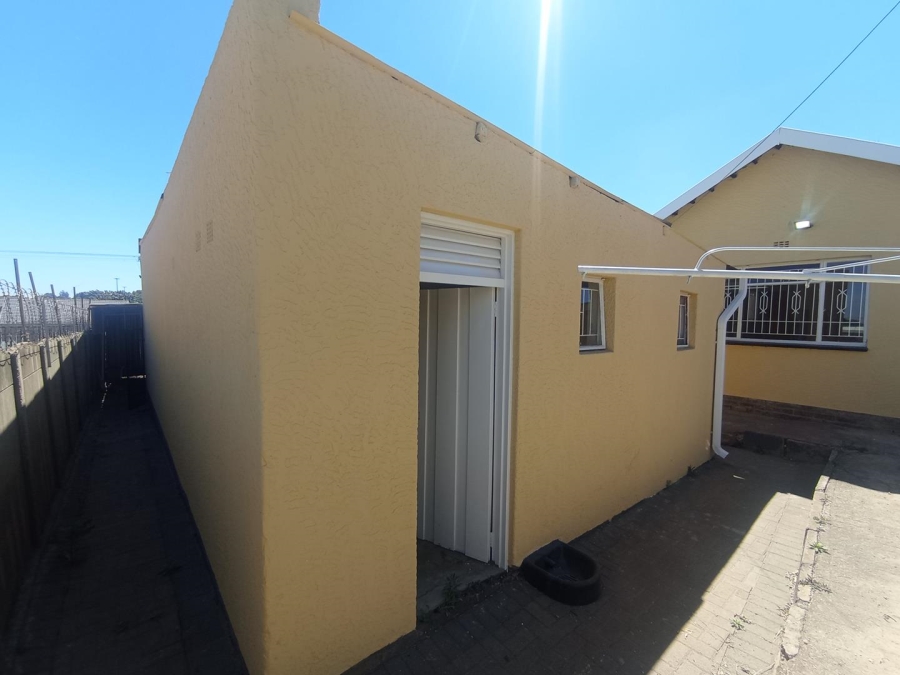 5 Bedroom Property for Sale in Ridgeway Gauteng