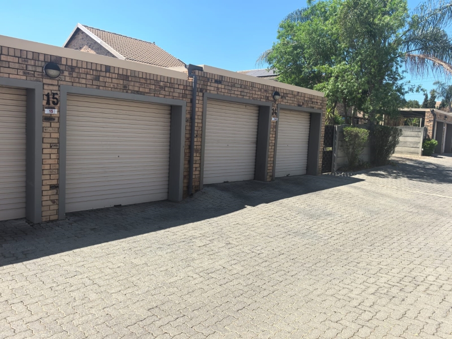 3 Bedroom Property for Sale in Wilgeheuwel Gauteng