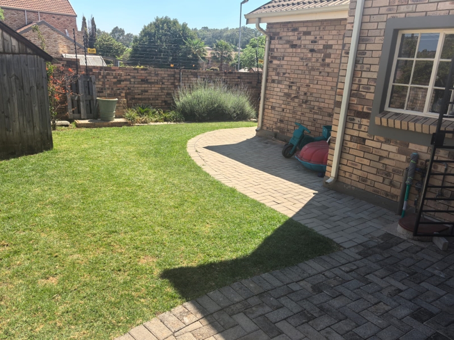 3 Bedroom Property for Sale in Wilgeheuwel Gauteng