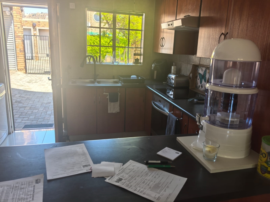 3 Bedroom Property for Sale in Wilgeheuwel Gauteng