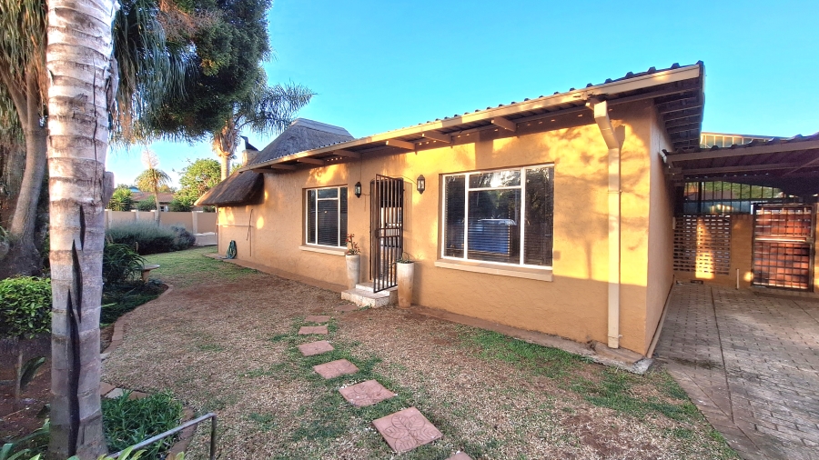 6 Bedroom Property for Sale in Moregloed Gauteng