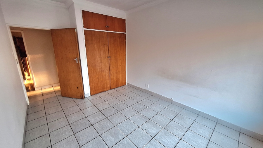 6 Bedroom Property for Sale in Moregloed Gauteng