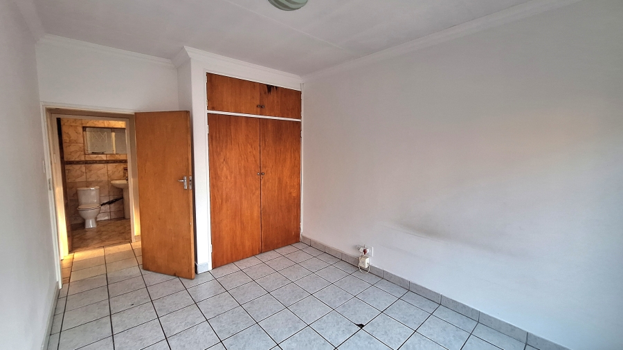 6 Bedroom Property for Sale in Moregloed Gauteng