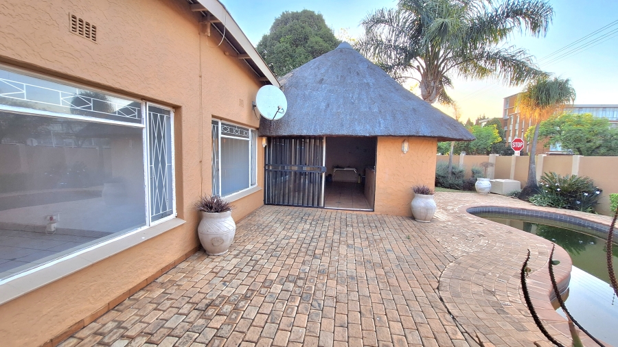 6 Bedroom Property for Sale in Moregloed Gauteng