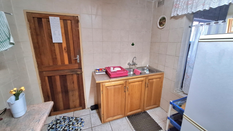 6 Bedroom Property for Sale in Moregloed Gauteng