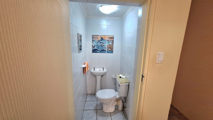 6 Bedroom Property for Sale in Moregloed Gauteng
