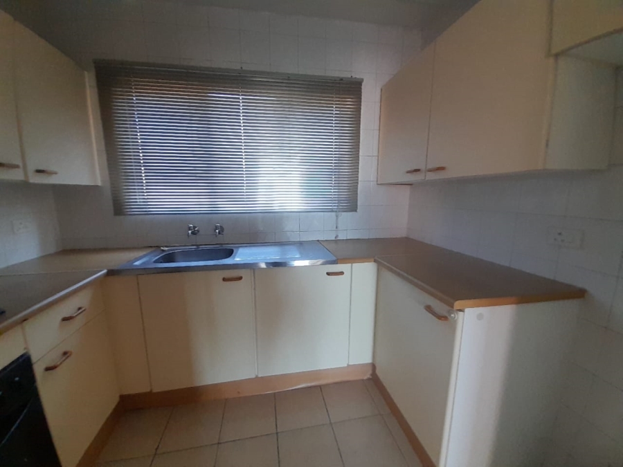 To Let 2 Bedroom Property for Rent in Little Falls Gauteng