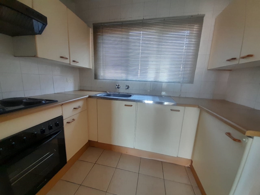 To Let 2 Bedroom Property for Rent in Little Falls Gauteng