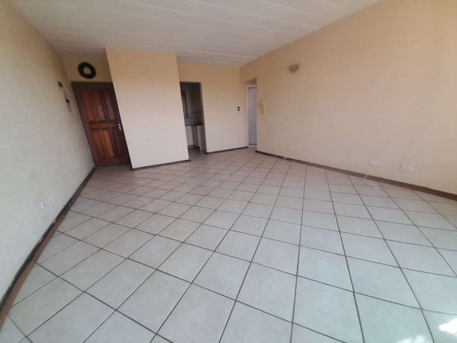 To Let 2 Bedroom Property for Rent in Little Falls Gauteng