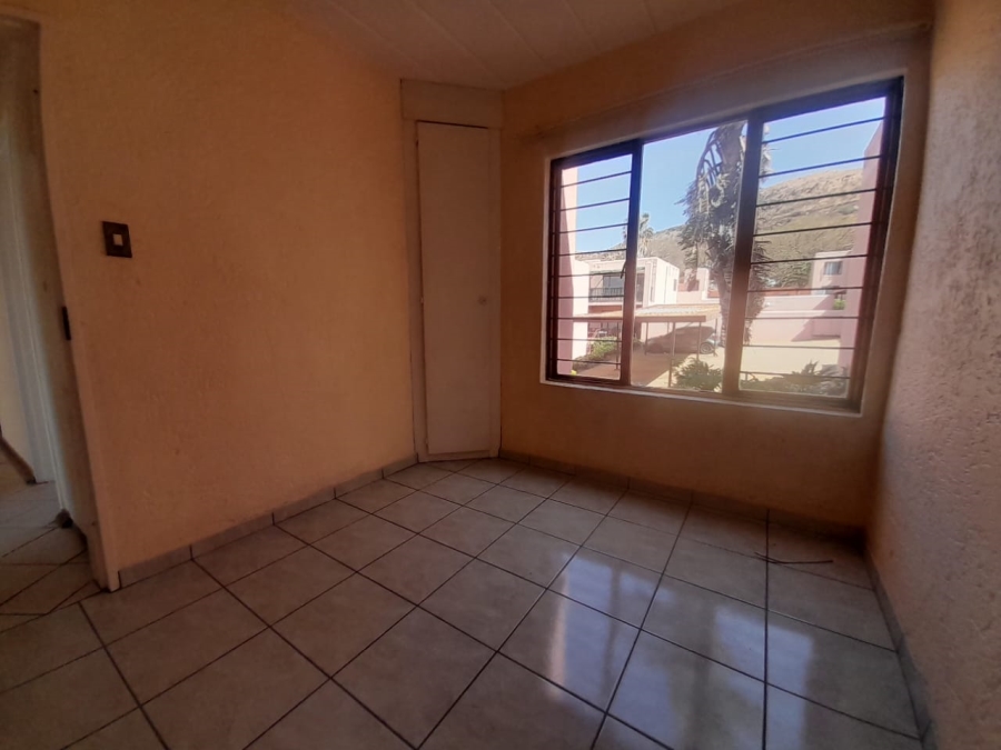 To Let 2 Bedroom Property for Rent in Little Falls Gauteng