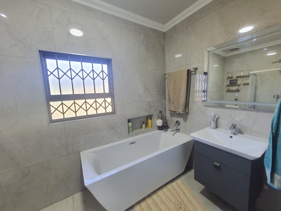 3 Bedroom Property for Sale in Mullerstuine Gauteng