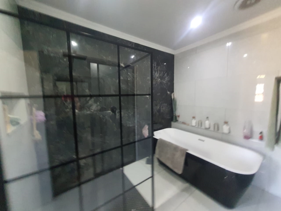 3 Bedroom Property for Sale in Mullerstuine Gauteng