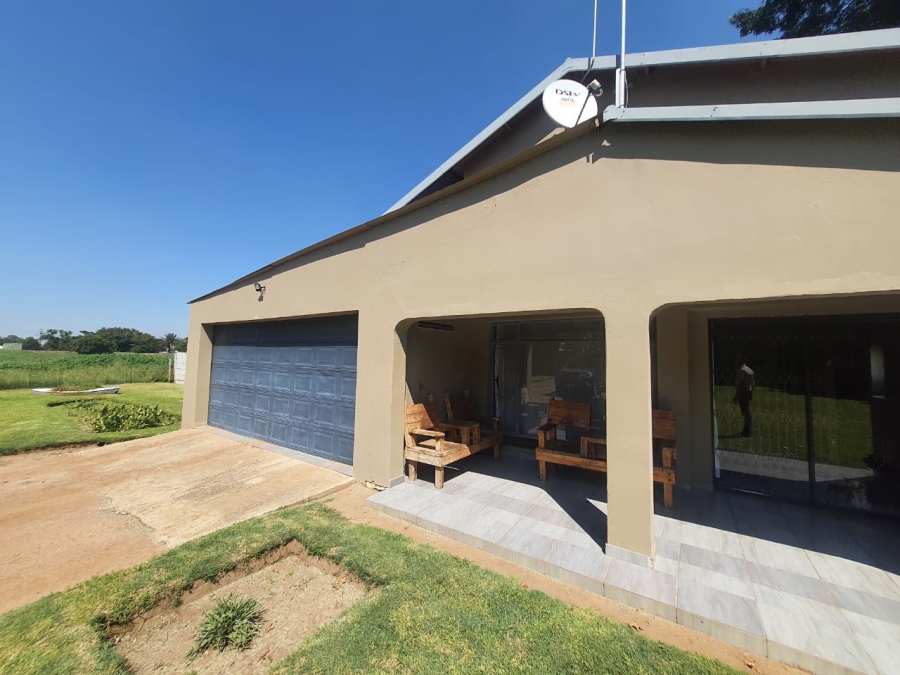3 Bedroom Property for Sale in Mullerstuine Gauteng