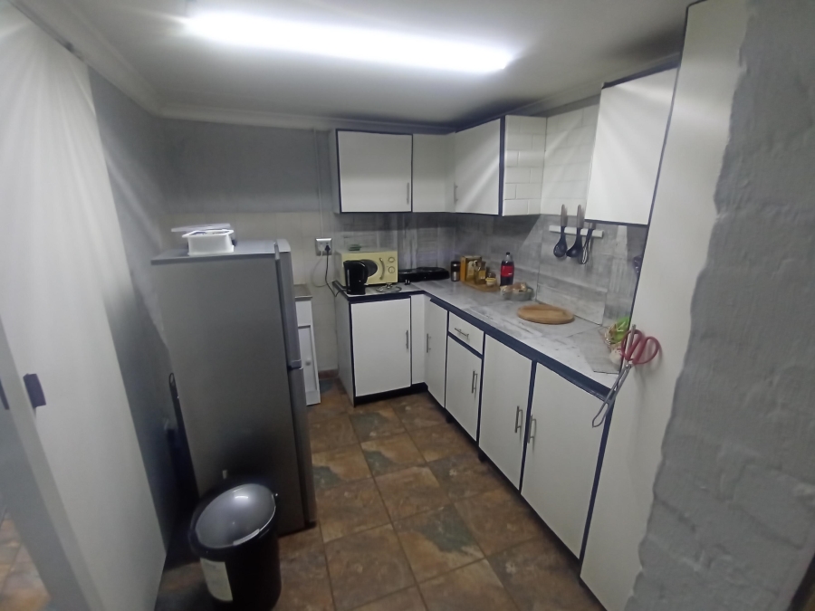9 Bedroom Property for Sale in Pendale Gauteng