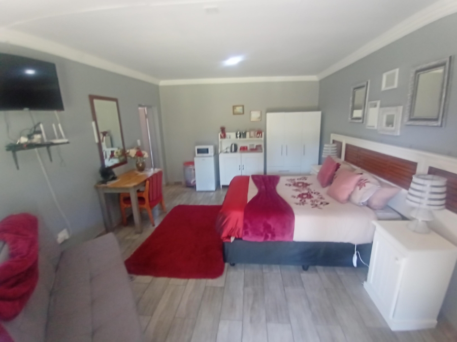 9 Bedroom Property for Sale in Pendale Gauteng