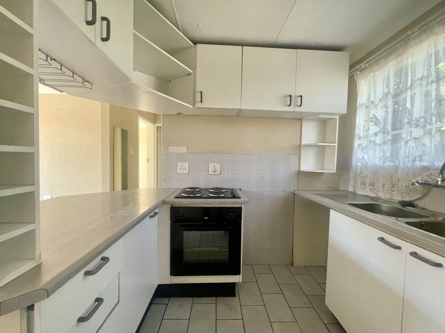 To Let 2 Bedroom Property for Rent in Horison Gauteng