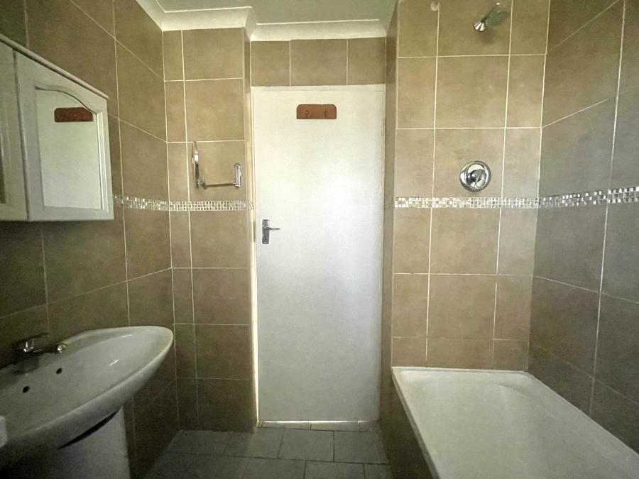 To Let 2 Bedroom Property for Rent in Horison Gauteng