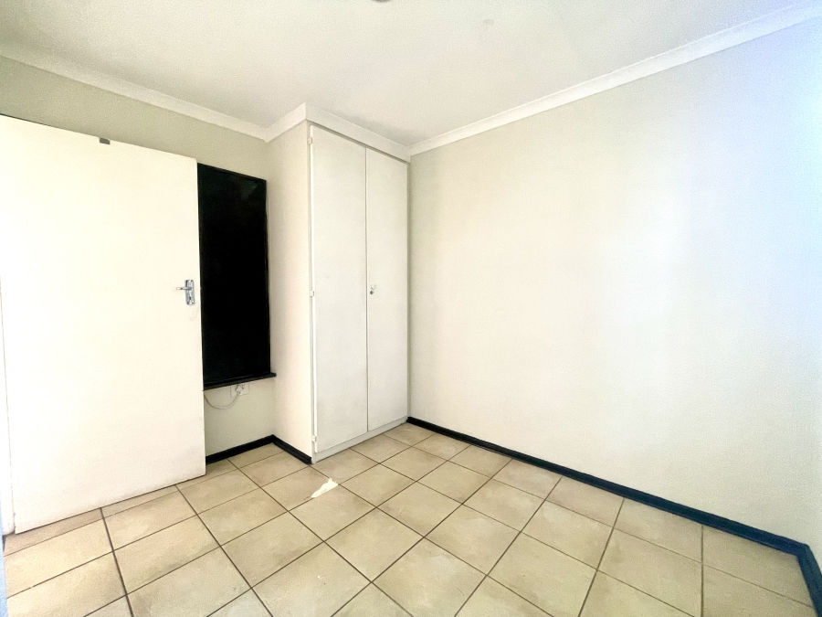 To Let 2 Bedroom Property for Rent in Horison Gauteng