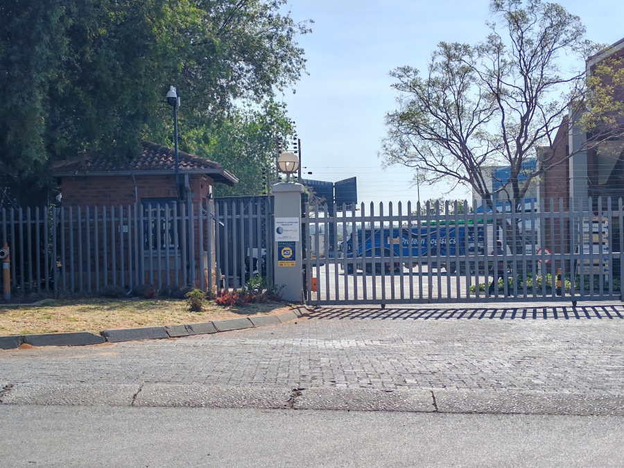 To Let commercial Property for Rent in Randjespark Gauteng
