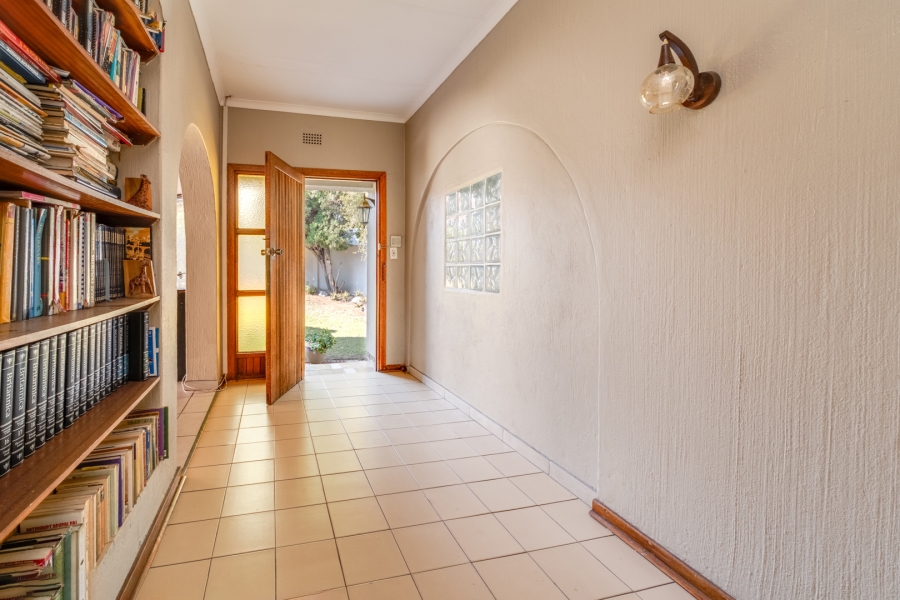 3 Bedroom Property for Sale in Fontainebleau Gauteng