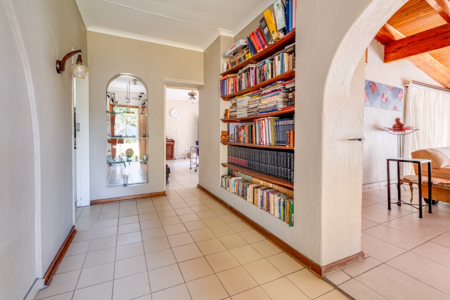 3 Bedroom Property for Sale in Fontainebleau Gauteng