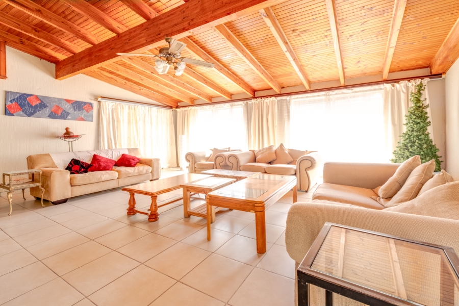 3 Bedroom Property for Sale in Fontainebleau Gauteng