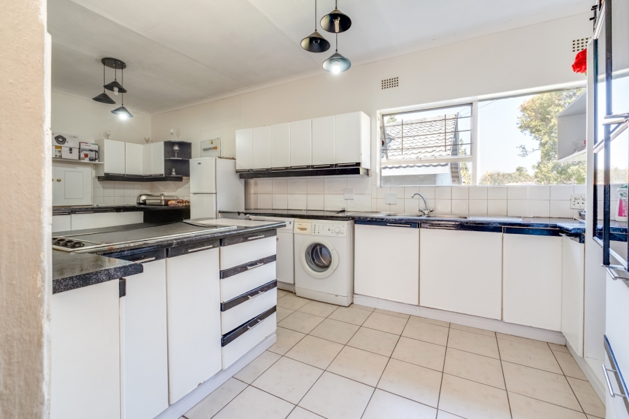3 Bedroom Property for Sale in Fontainebleau Gauteng