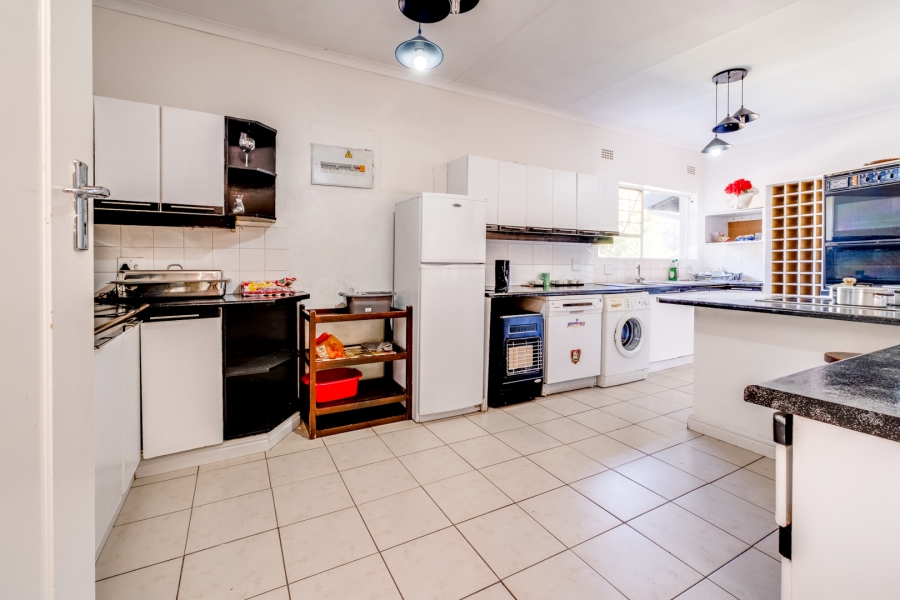 3 Bedroom Property for Sale in Fontainebleau Gauteng