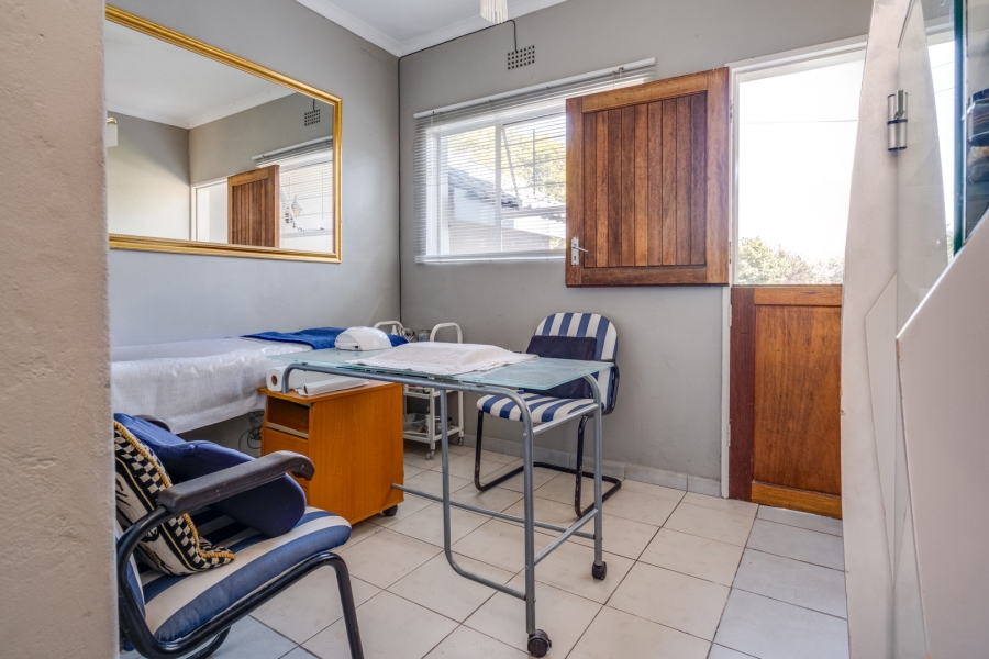 3 Bedroom Property for Sale in Fontainebleau Gauteng